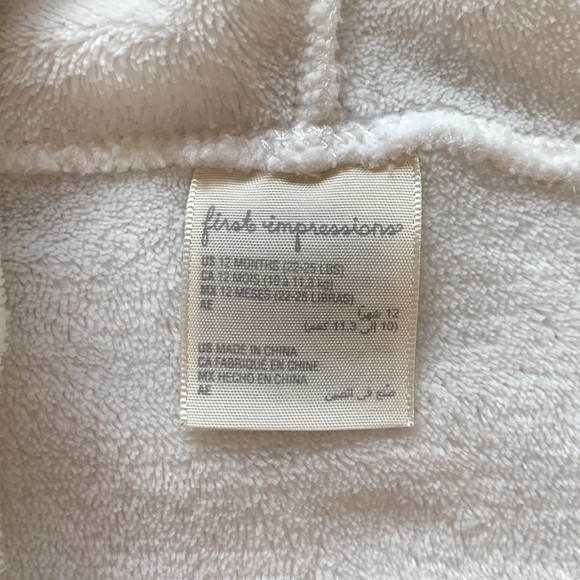 First Impressions White Faux Sherpa jacket size 12 Months - Picture 4 of 5